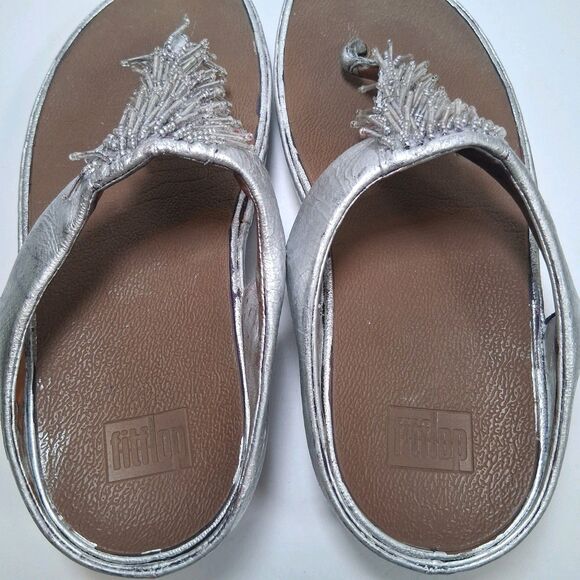 FitFlop Womens Sandals Flip Flops Size 5 Silver Beaded Tassel 534-011 Leather - Picture 2 of 7